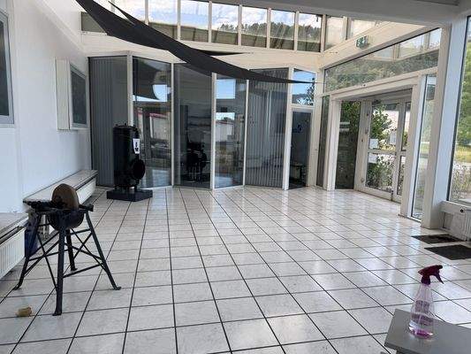 Eingang Bürogebäude