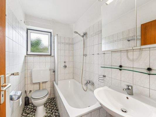 OG rechts Bad und Flur_1