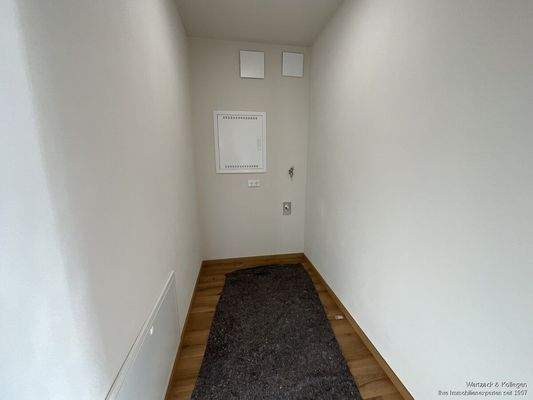 Hauswirtschaftsraum mit WM-Anschluss