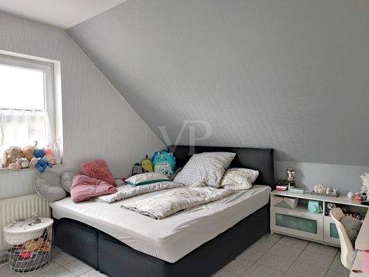 Schlaf-/Kinderzimmer 3