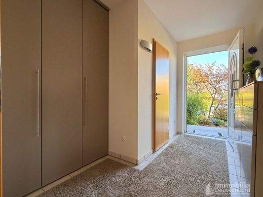 Diele - Blick zur Haustür