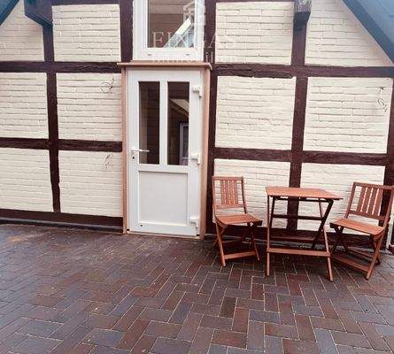 Terrasse + Eingang ins OG