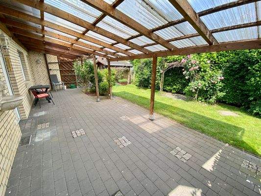 überdachte Terrasse