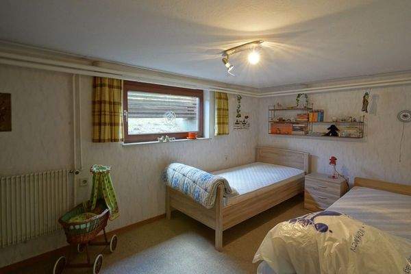 Wohnlicher Kelleraum