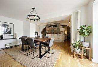 Moderne Wohnküche mit Charme