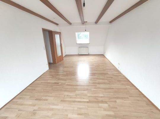 Wohnzimmer mit Balkon BIld 4