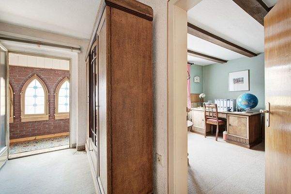 Flur und Erkerzimmer