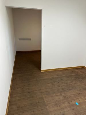 Hallenbüro 1