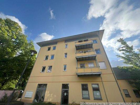 Hausansicht - Schöne und moderne 2-Raum Wohnung mit Badewanne in Johannstadt !!!