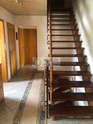 Flurbereich EG - Treppe ins DG