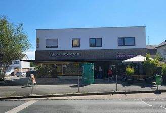 Ansicht mit Gewerbeeinheit 2.jpg