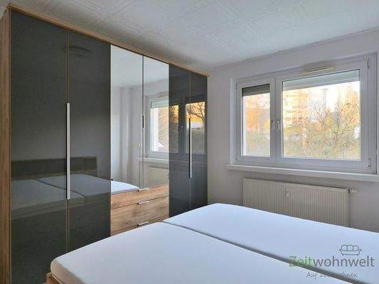 verspiegelter Kleiderschrank