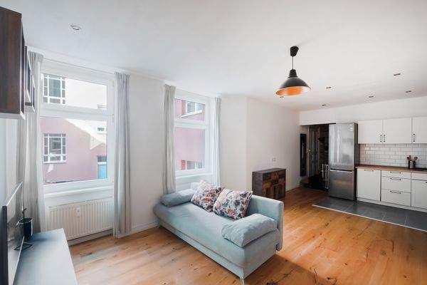 Wohnbereich mit Blick zur Küche