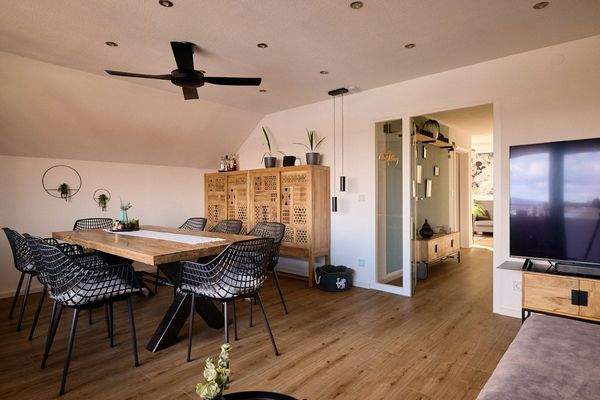 Blick vom Wohnbereich in Richtung Flur