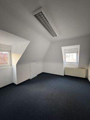 Büro-/Praxisflächen DG