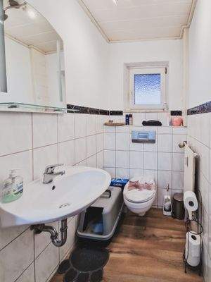 Gäste WC Erdgeschoss - Zweifamilienhaus