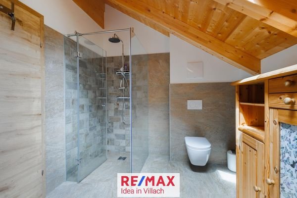 Badezimmer und WC