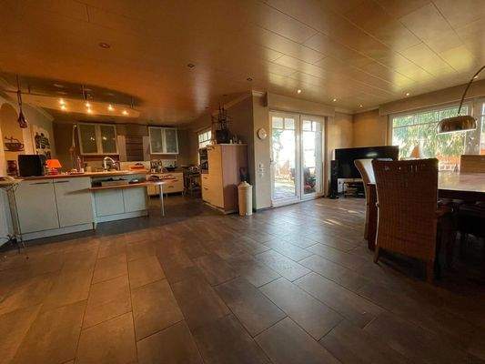 Wohn-/Essbereich und Küche