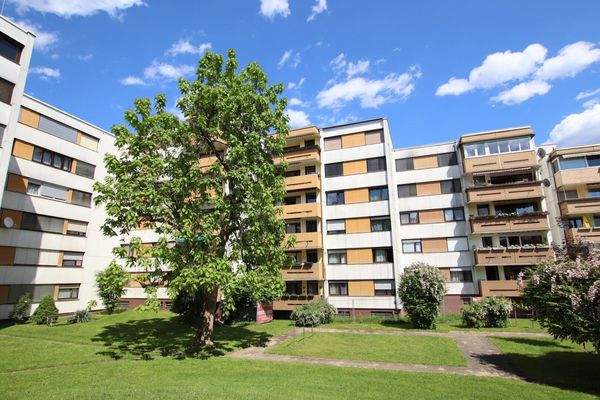 Schöne, sanierte 3 Zimmer Wohnung (Penthouse) 95,00m² mit Westloggia in Waidmannsdorf - Lodengasse