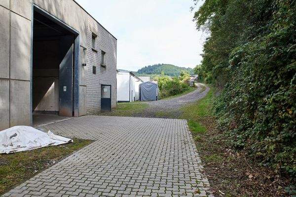 Direkte Zufahrt hintere Halle