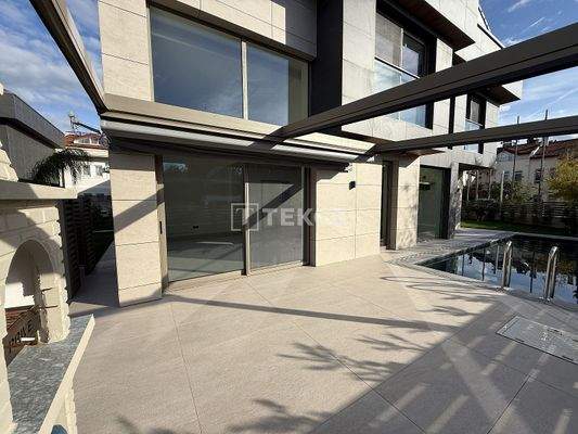 Villa with Pool within Walking Distance of Çalış Beach in Fethiye