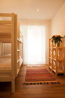 Kinderschlafzimmer mit Doppelstockbett.jpg