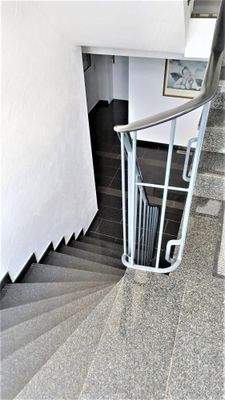Treppe zum Souterrain