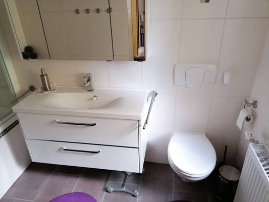 7-Bad mit Wanne - red.jpeg