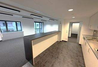 Sozialbereich mit Balkon