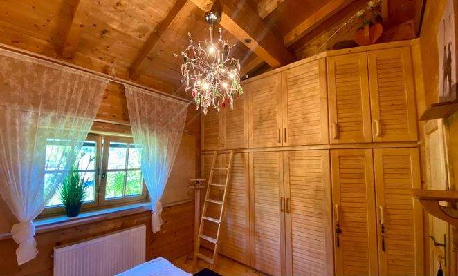 Raffinierter Einbauschrank im Romantikzimmer