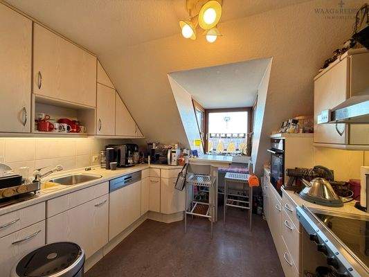 Geräumige Einbauküche