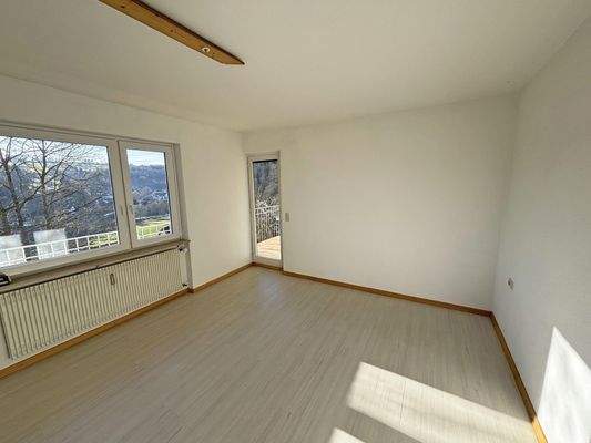 EG - Schlafzimmer mit Balkonzugang