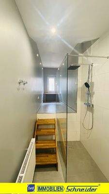 Bad mit Wellnessbereich