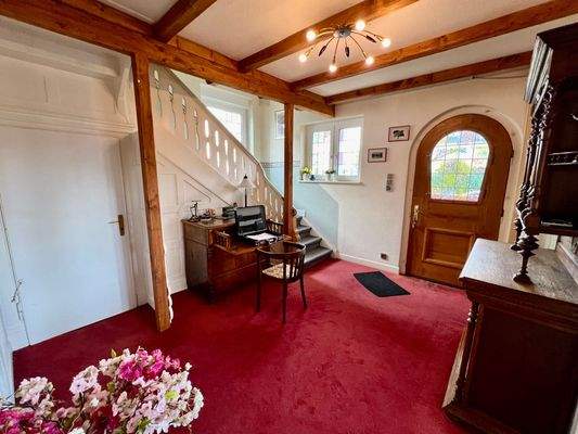 3 FlurTreppenhaus Villa.jpeg