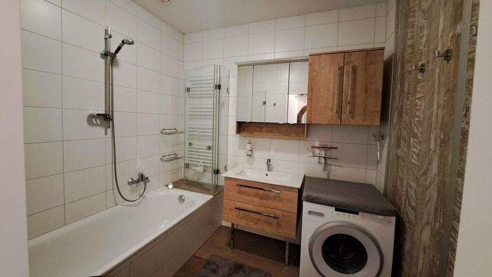 Badezimmer inkl. Waschmaschinen Anschluss