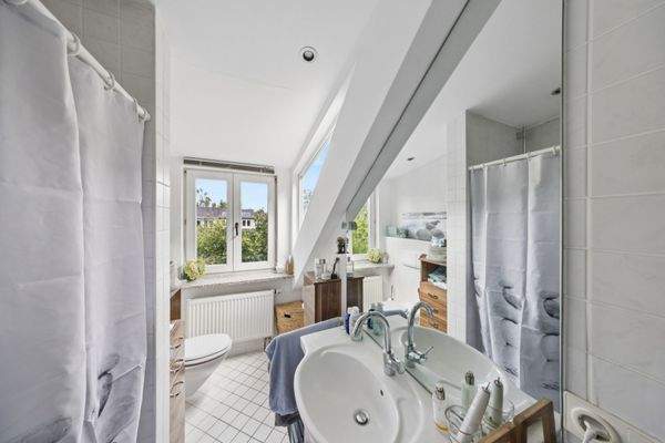 DG Wohnung 2 - Badezimmer