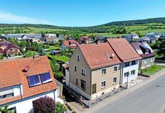 Blick auf die Immobilie mit Weitblick auf die Umgebung