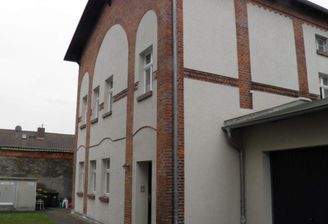 Hauseingang und Hoffläche, Ansicht vom Puschkinplatz   