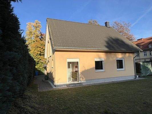 seitliche Hausansicht