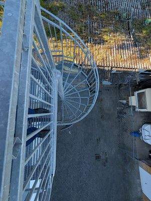 Wendeltreppe zum Hof.jpg