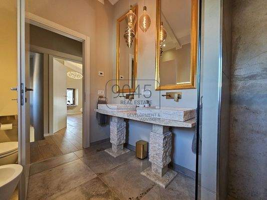 Stilvoll restauriertes Rustico mit modernem Komfort und traditionellem Flair in Garda