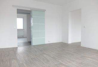 Muster Esszimmer_Blick zur Küche