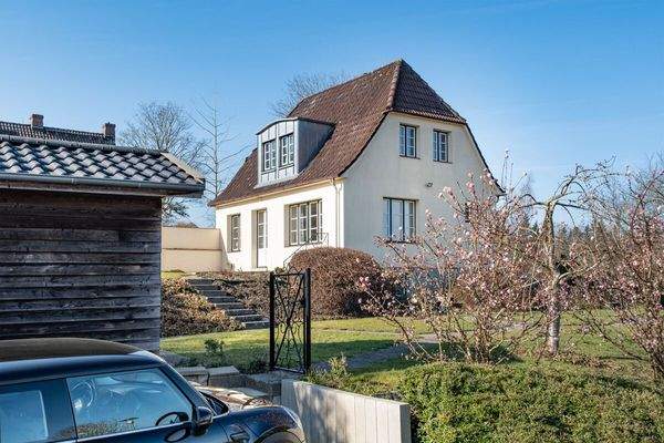 Besonders: Charmantes Kleinod in Küstennähe mit Ostseefernblick 