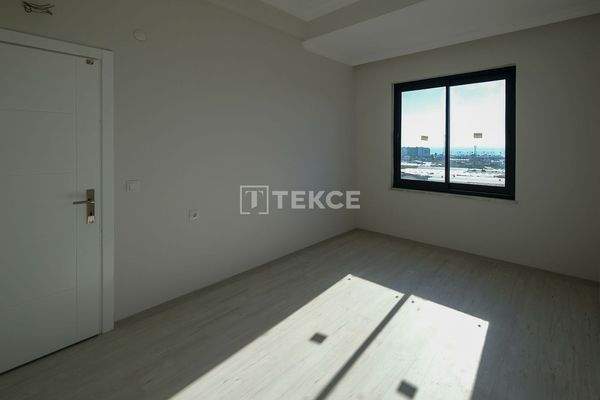 Sea and City-View Apartments in a Complex in Antalya Alanya
