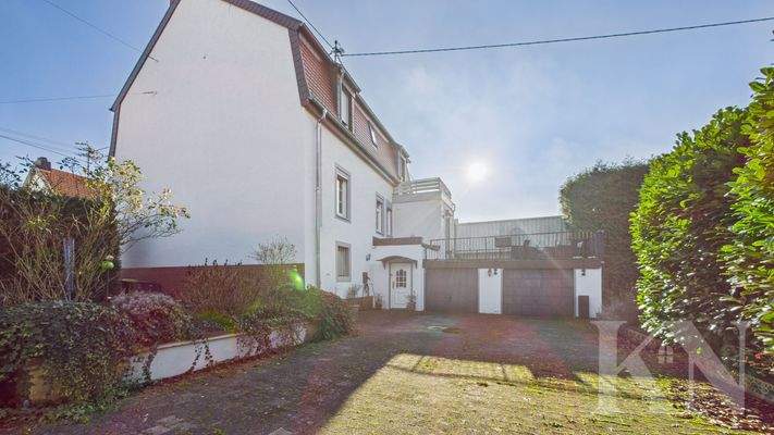 Seitenansicht / Garagen