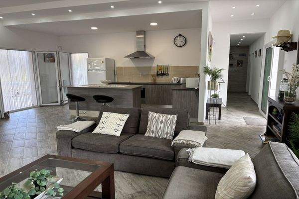 Offene Küche und Wohnzimmer