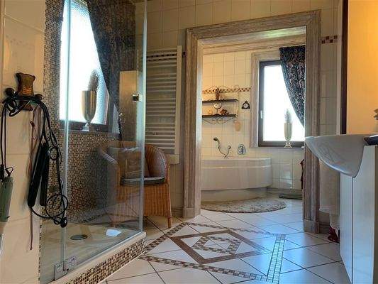 Wellnessbad im Obergeschoss