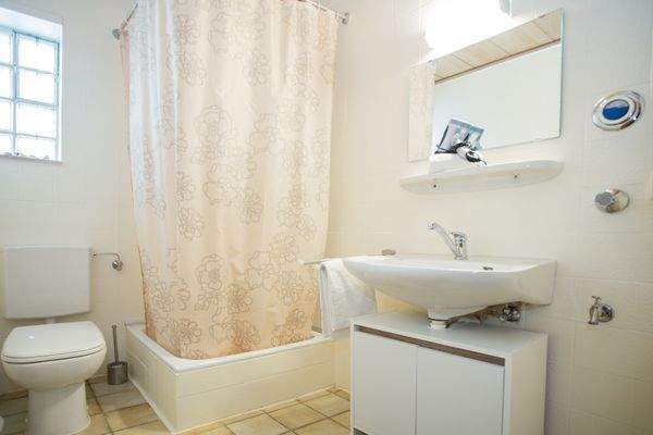 HP-Whg. Bad mit Dusche