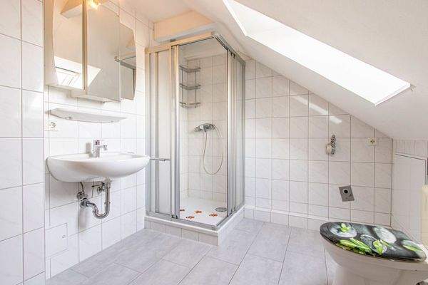 Beispiel-Foto eines Badezimmers