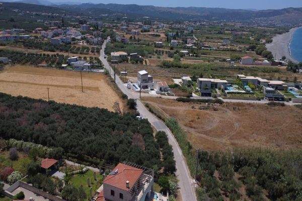 Kreta, Tavronitis: Schönes Grundstück mit Meerblick und hoher Baukapazität zu verkaufen